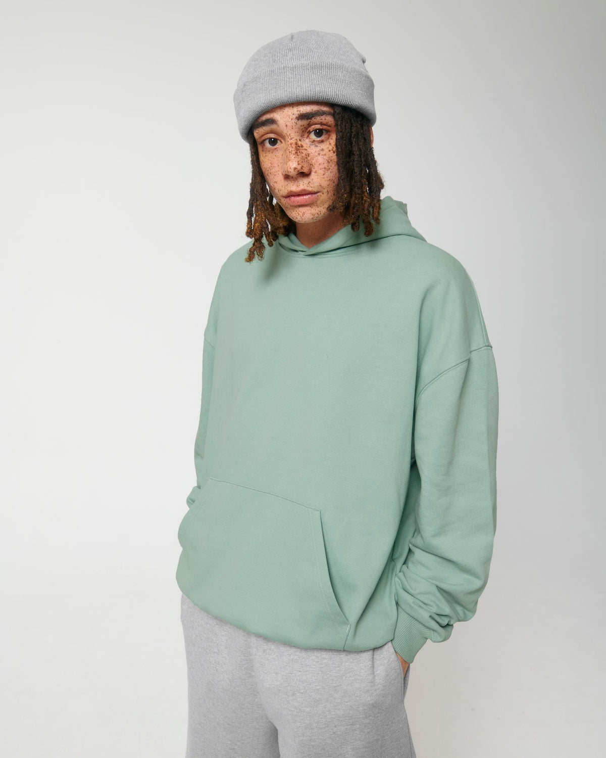 C089-STUDIO MAIN FRONT